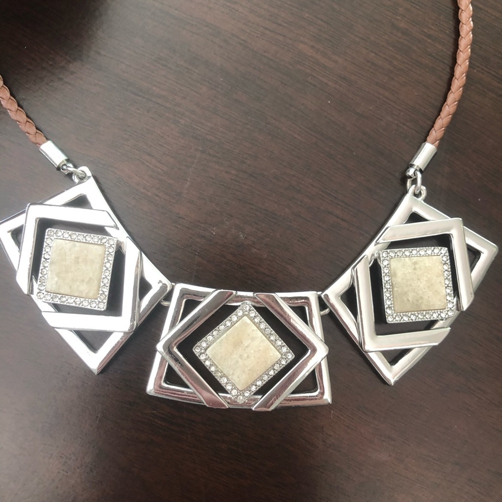 WHBM Necklace - Picture 3 of 4